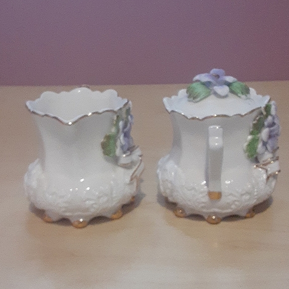 Tea pot ,Creamer & covered sugar bowl set - Picture 12 of 16